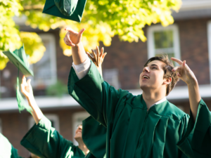 RS8055_Group_gradcap (10)_crop